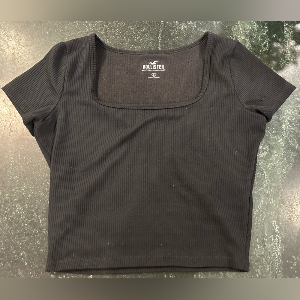 Hollister Black Must-Have Collection Top